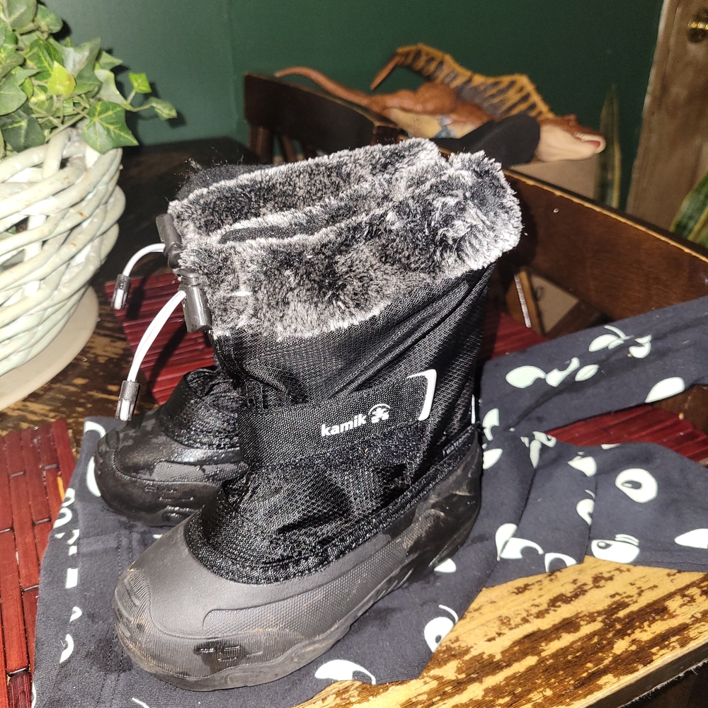 Kamik Black Snow Boots with Plush Lining